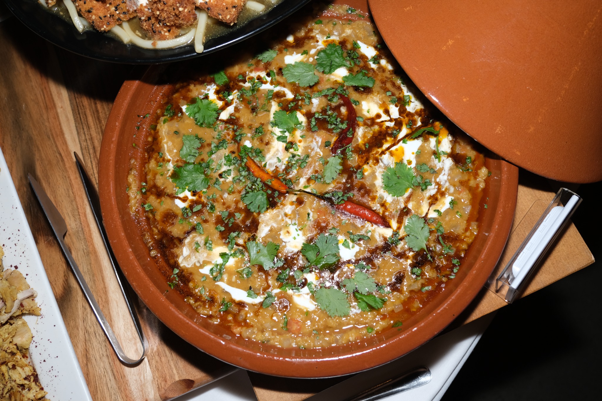 At the table — Food & hospitality